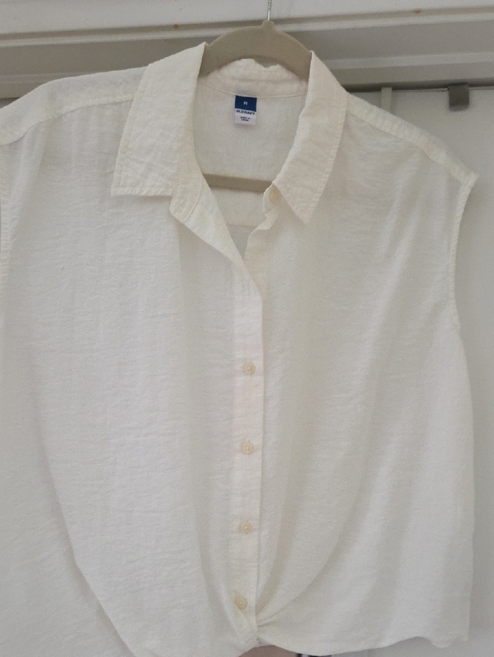 Old Navy Cream Button-Front Sleeveless Crop Top